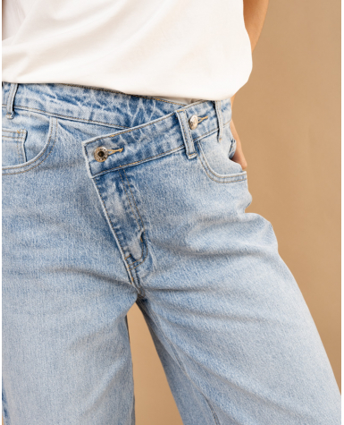 Jean boutons décalés