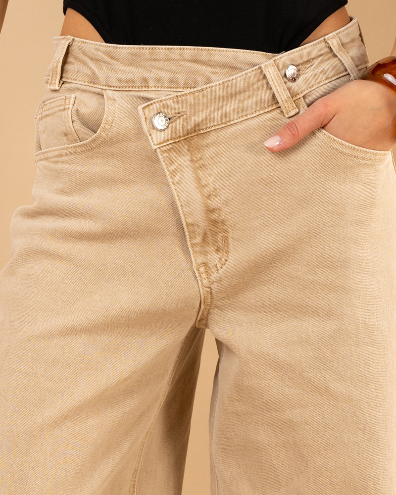Pantalon boutons décalés