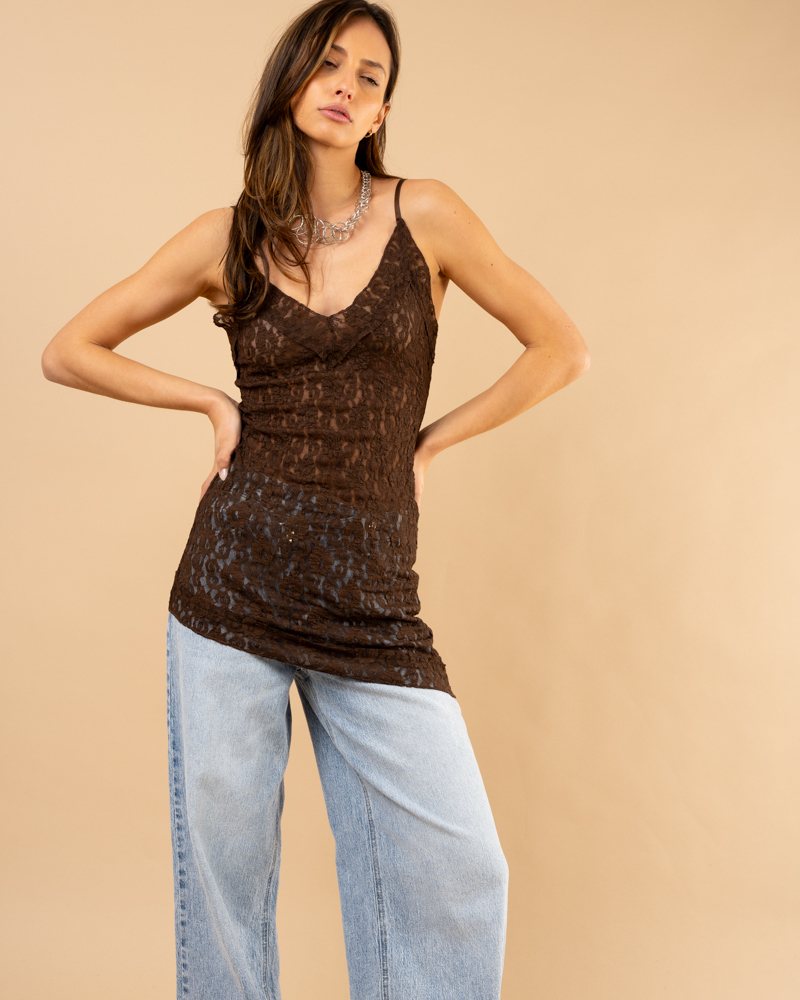 Top dentelle asymétrique