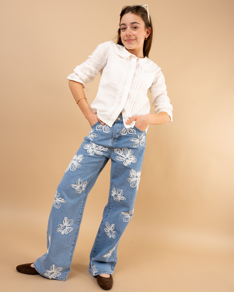 Jean fleurs brodées