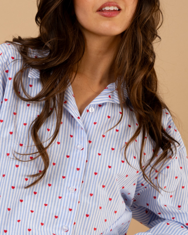 Chemise coeurs brodés