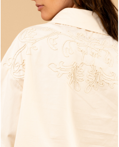 Chemise brodée