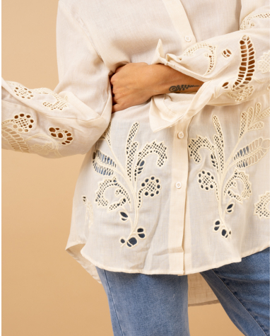 Chemise broderies