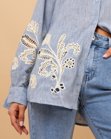 Chemise broderies