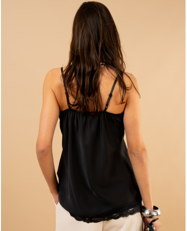 Débardeur finition dentelle