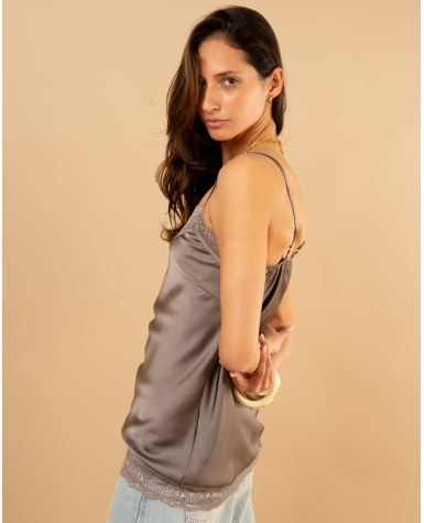 Débardeur finition dentelle