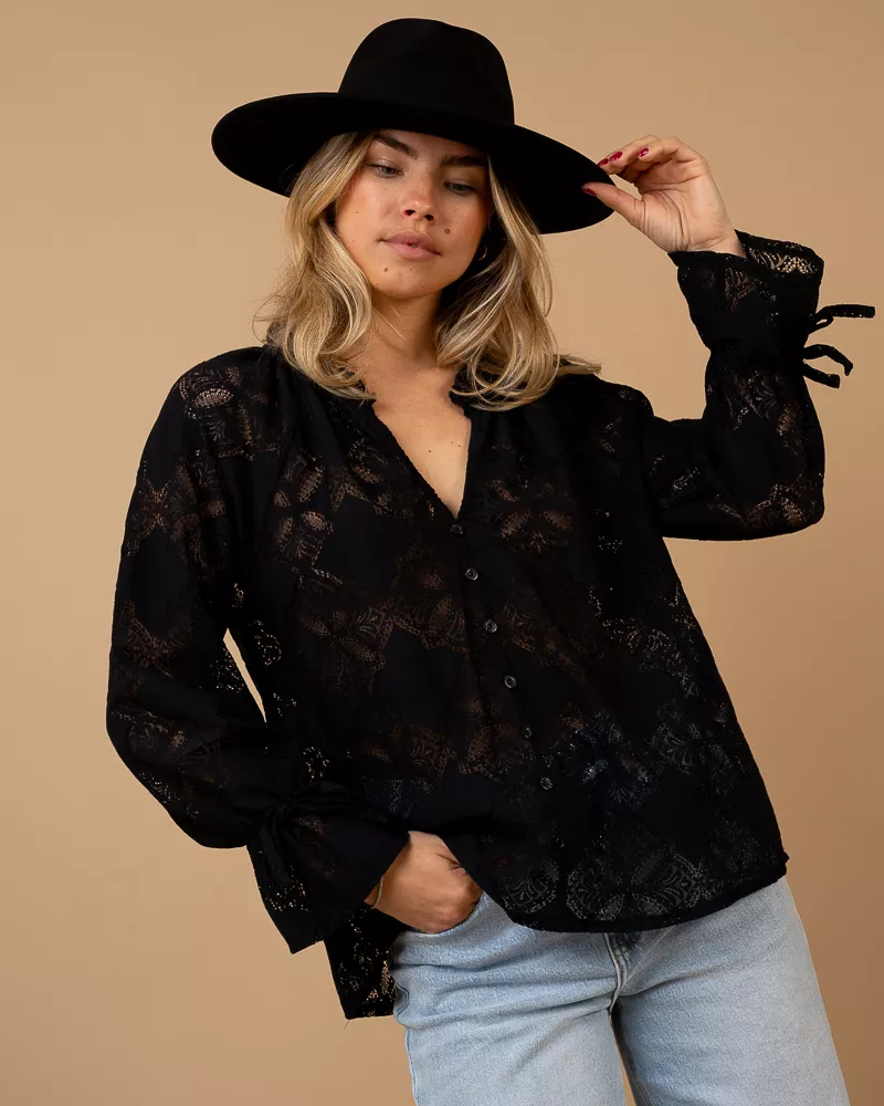 Blouse manches lacets