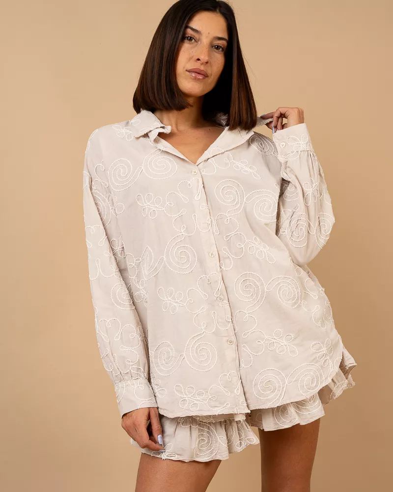 Chemise brodée