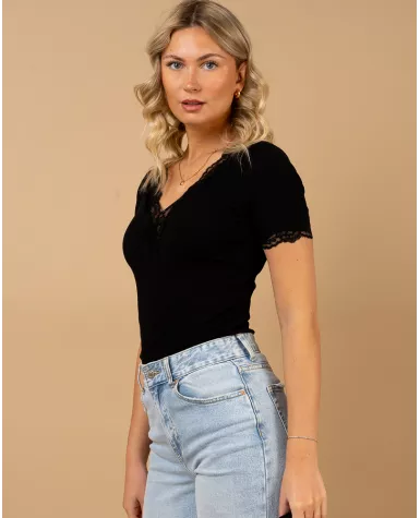 T-shirt dentelle