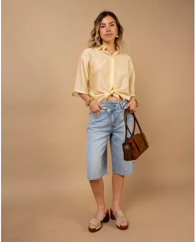 Bermuda boutons décalés