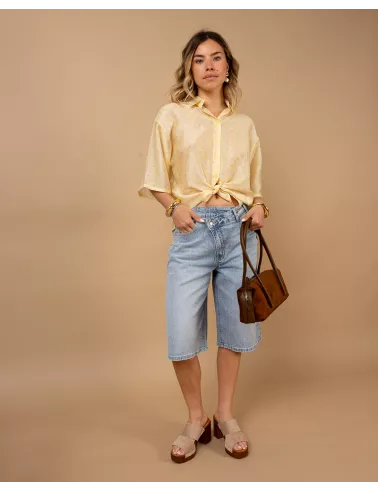 Bermuda boutons décalés