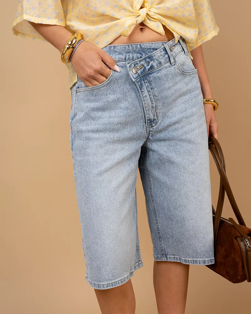 Bermuda boutons décalés