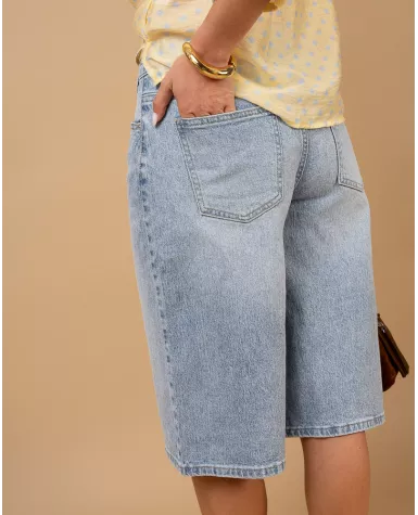 Bermuda boutons décalés