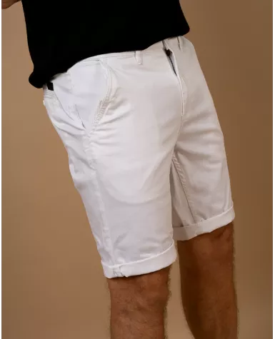 Short Chino