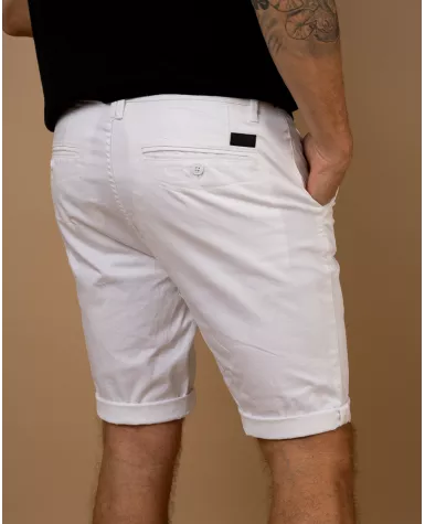 Short Chino