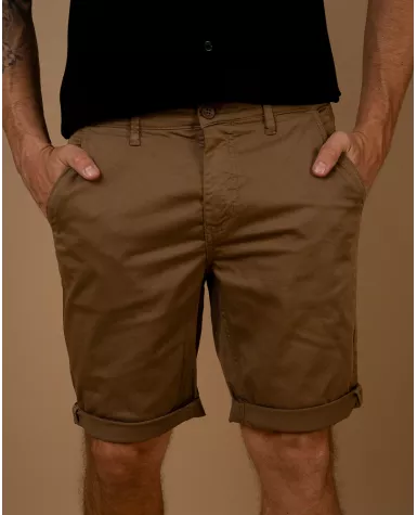 Short Chino