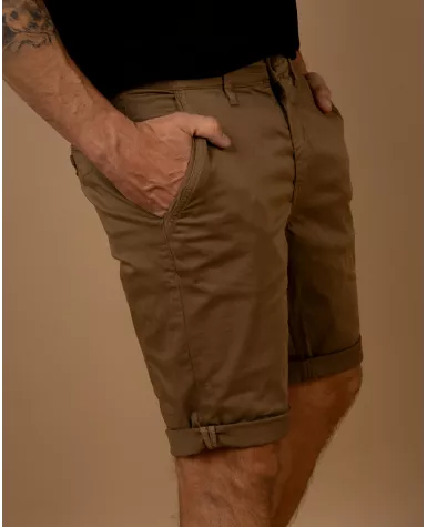 Short Chino