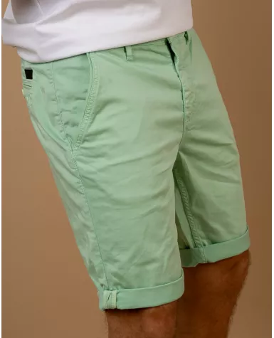 Short Chino