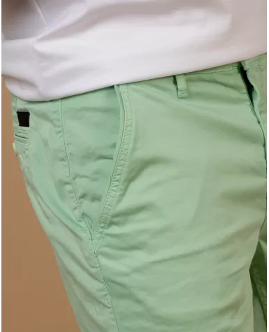 Short Chino