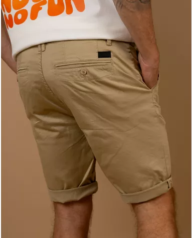 Short Chino