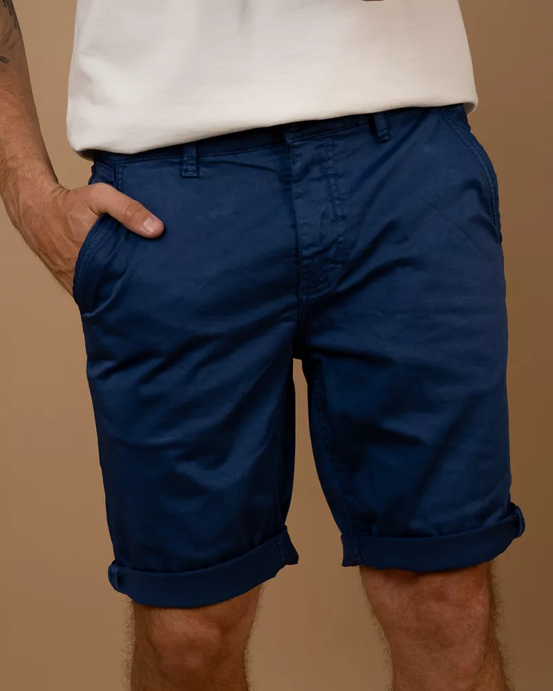 Short Chino