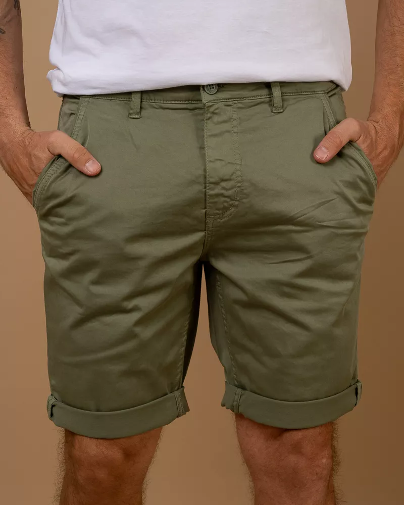 Short Chino