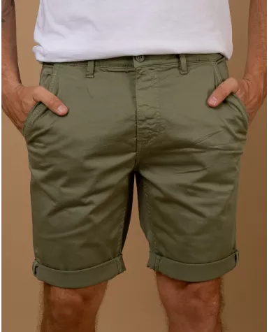 Short Chino