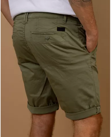 Short Chino