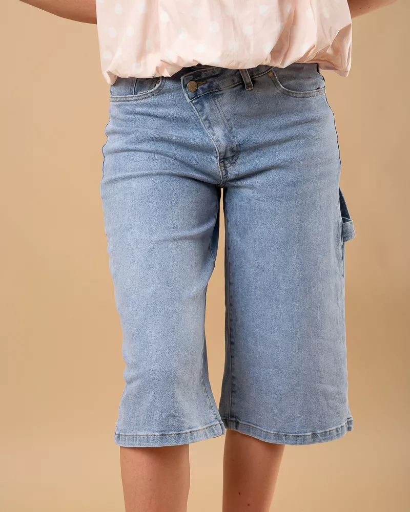 Short boutons décalés