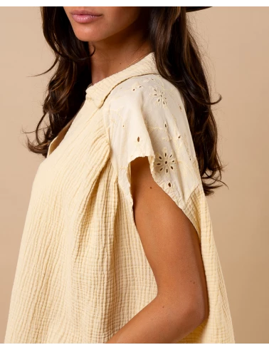 Robe brodée